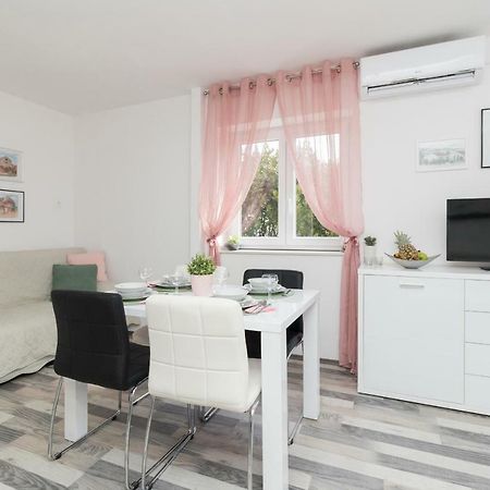 Apartman Roko Petrcane Eksteriør billede